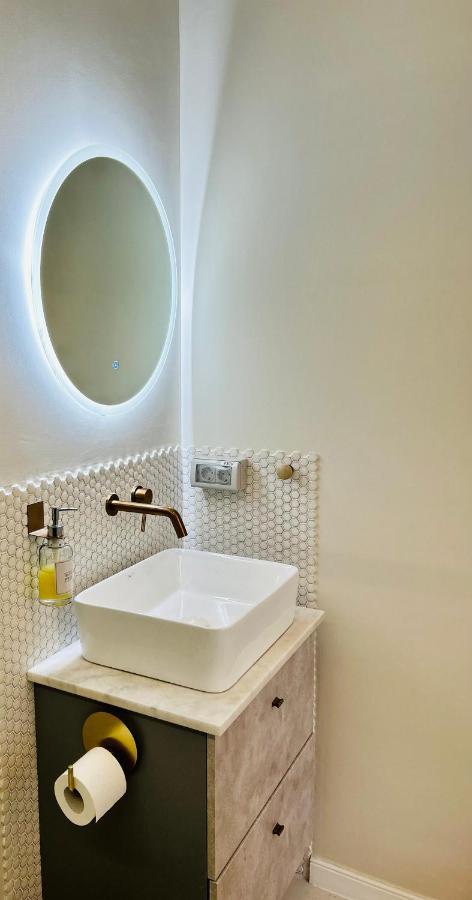Ultracentral Lux Boutique 1Br Ap Near Subway Bucareste Exterior foto